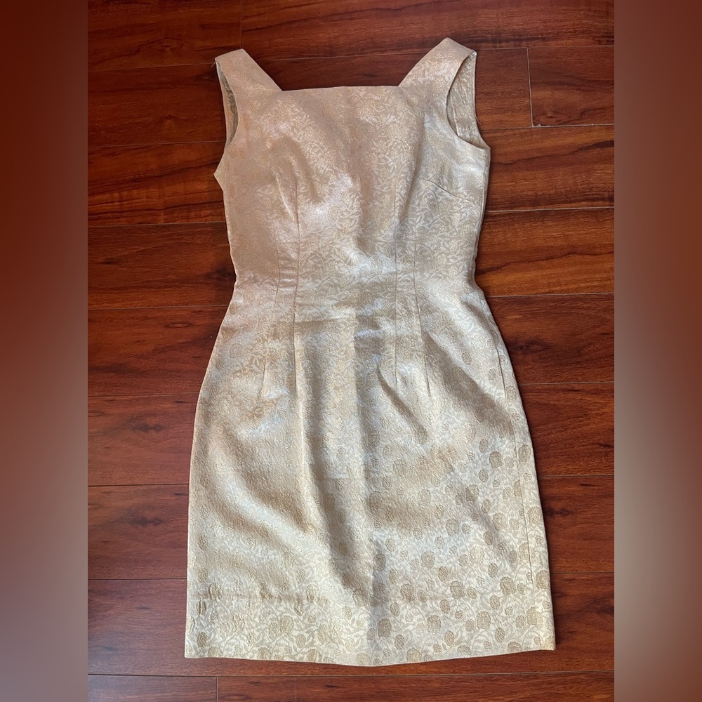 1960’s Vintage Elegant Gold Lame Sleeveless Dress | Size 4